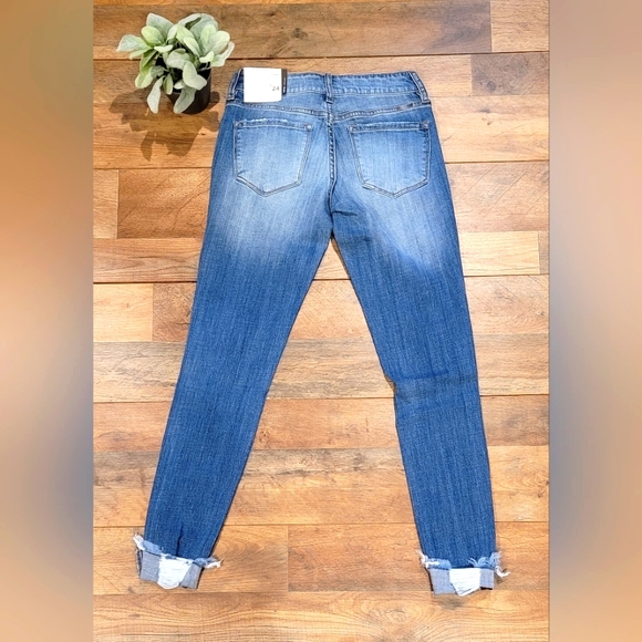 NWT KanCan Mid-Rise Distressed Super Skinny Denim Jeans - Picture 3 of 6